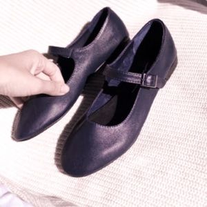 Black Leather Ballet Flats / Mary Janes size 8